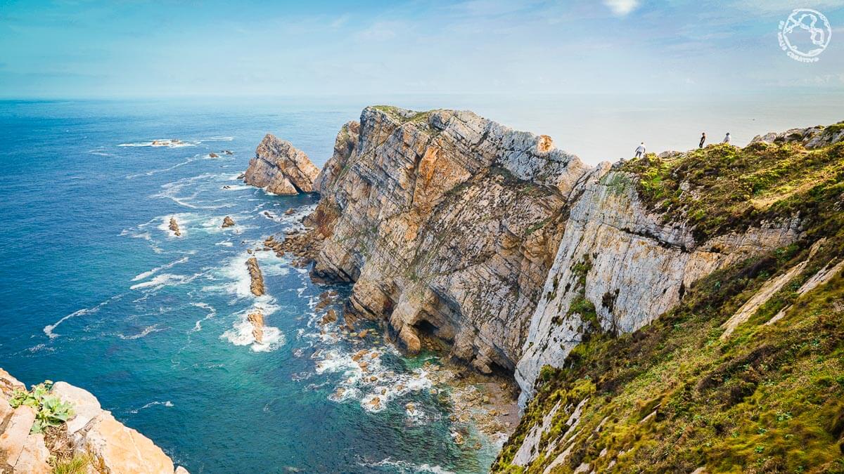Acantilados del Cabo Peñas, junto a la Casa de Aldea La Fontica